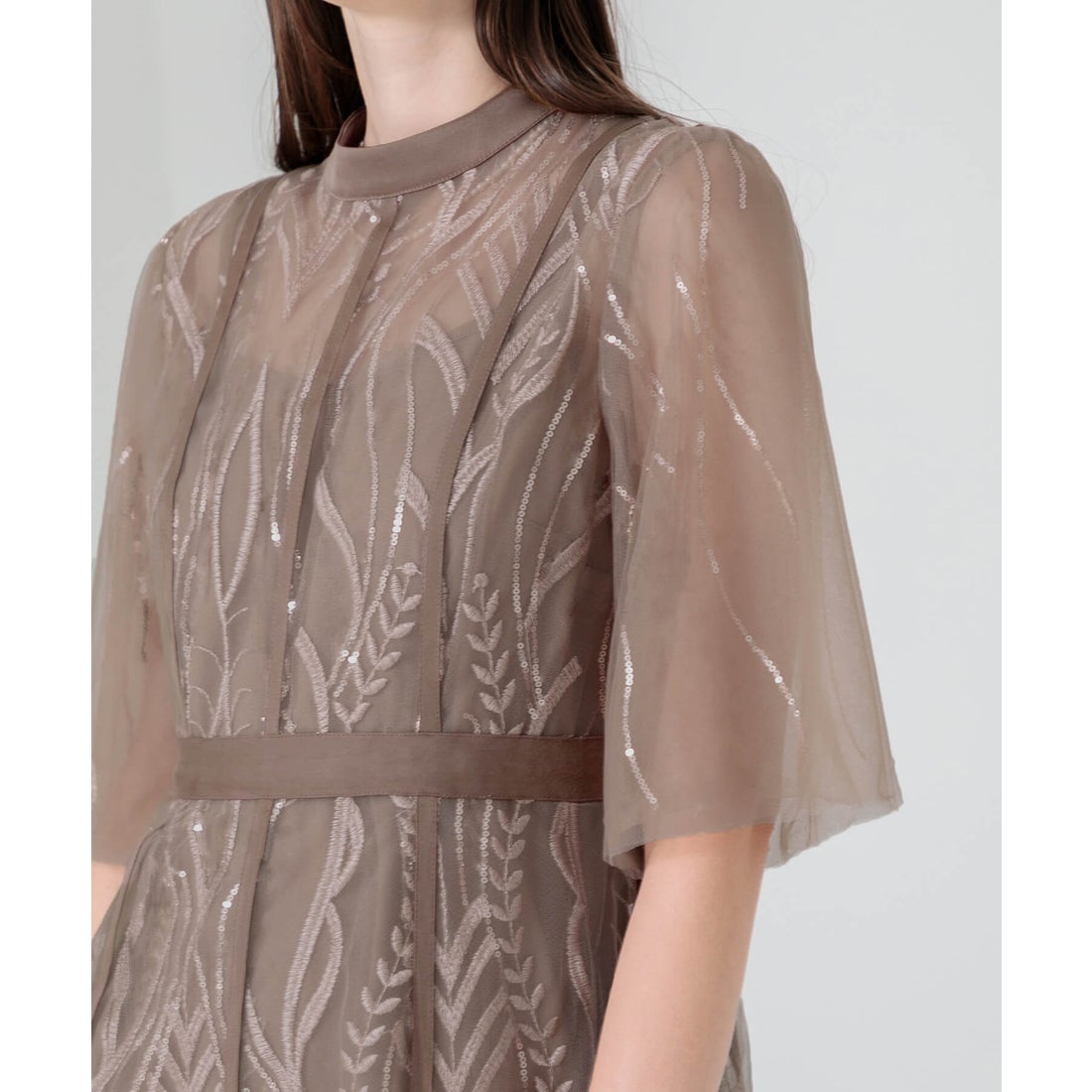 レジャ Leja スパンコール刺繍レースプチハイネックフリルロングドレス