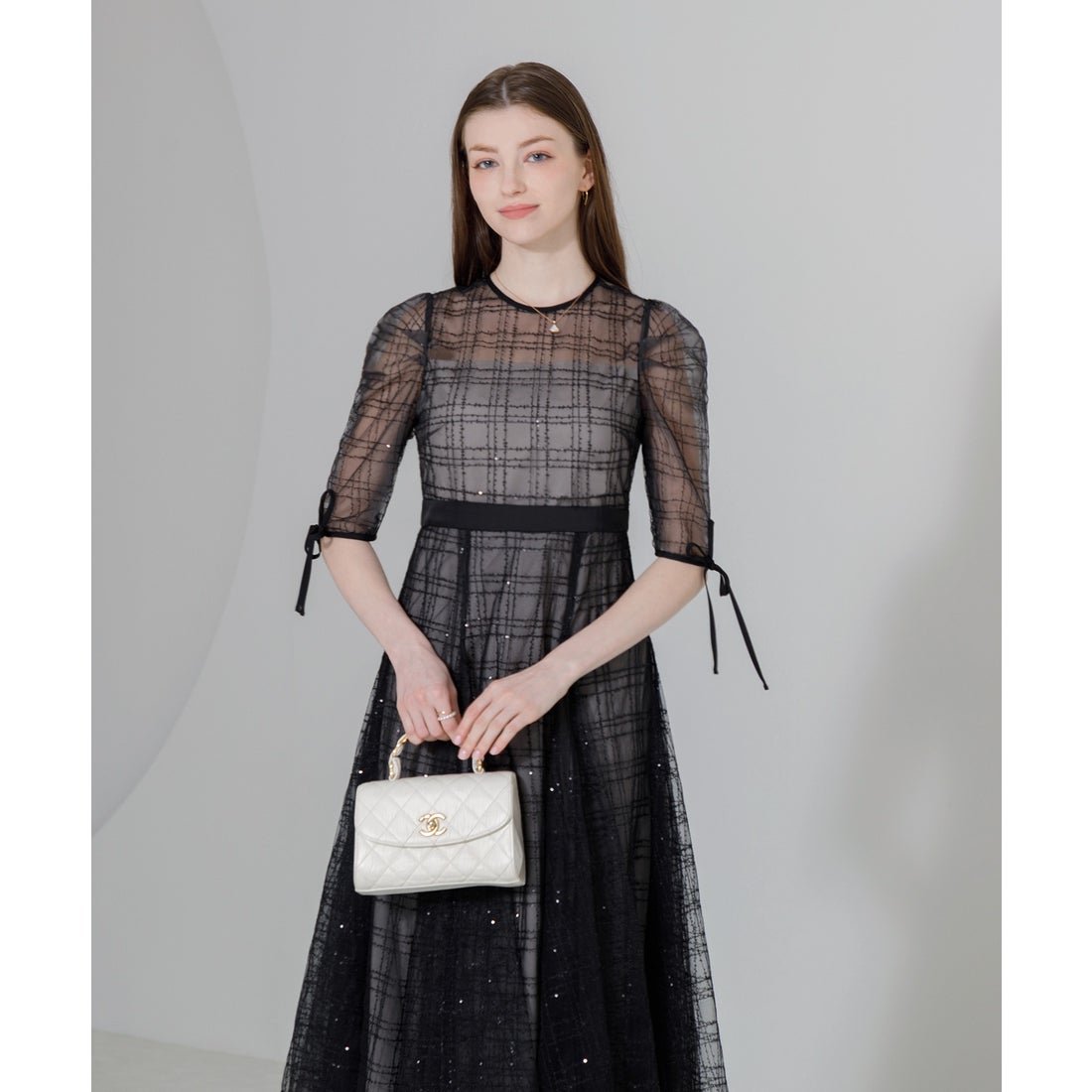 レジャ Leja チェック刺繍スパンコールチュール素材袖リボン