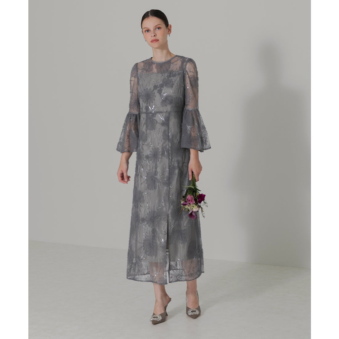 レジャ Leja スパンコール刺しゅうレース透け感フレアスリーブスリット