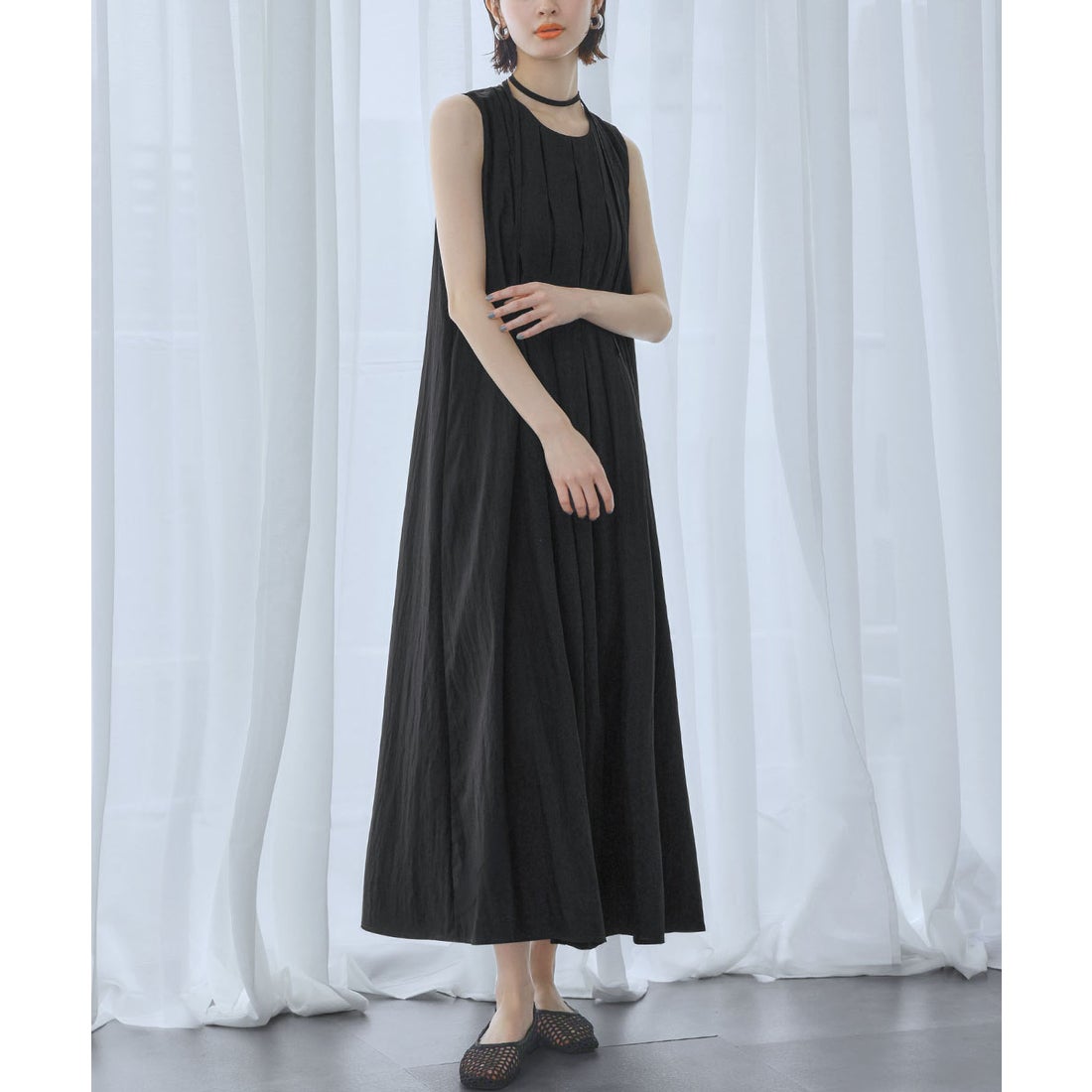 ロワ LOWO ノースリーブAラインワンピース（ブラック） - ファッション