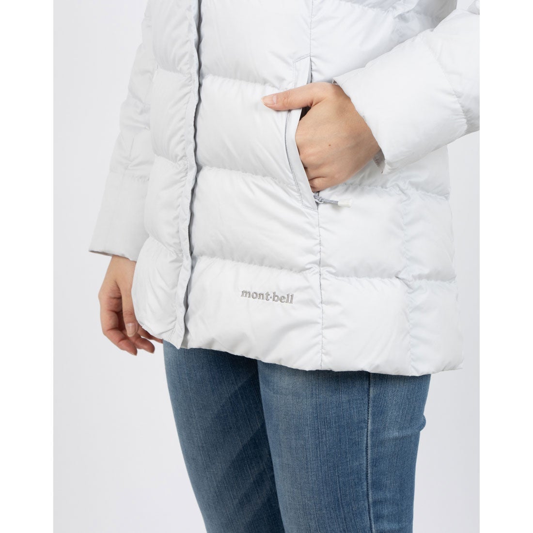 モンベル mont-bell トラベルダウンパーカ Women's （グレー