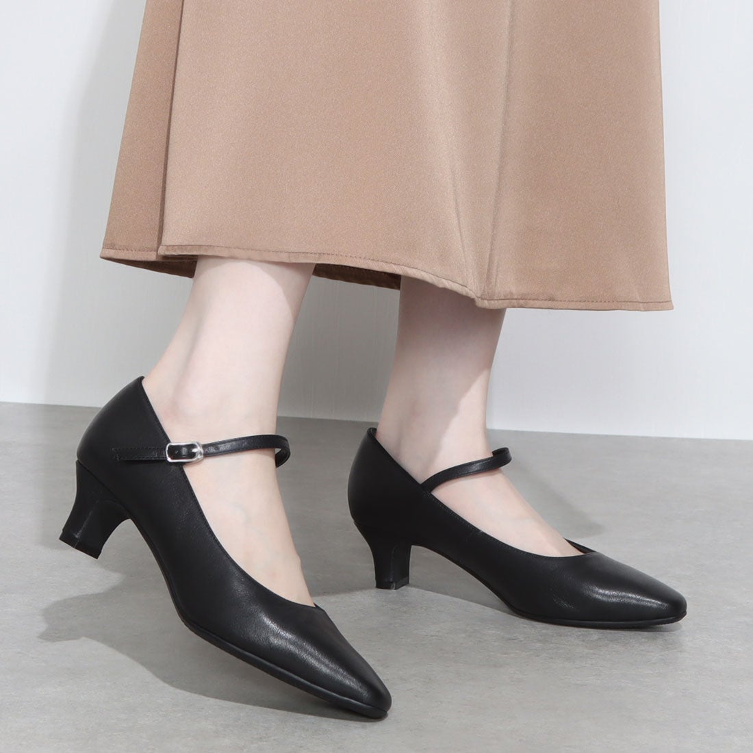 ノイエ ディフュージョン neue diffusion ストラップパンプス/ND22058