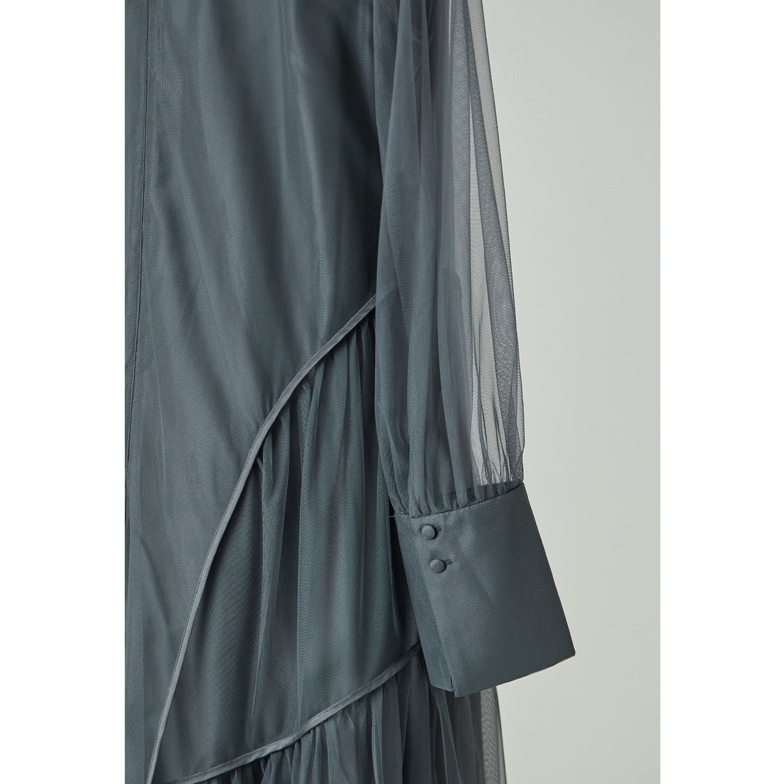 ニアナ niana チュールパイピングAラインドレス マタニティ 妊婦 結婚