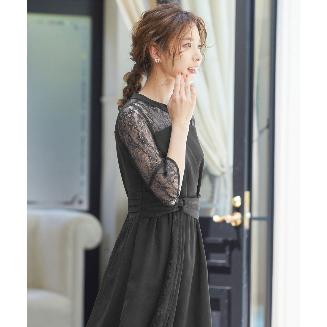 ニアナ niana ビスチェ風ハイネックレース結婚式ワンピース （ブラック