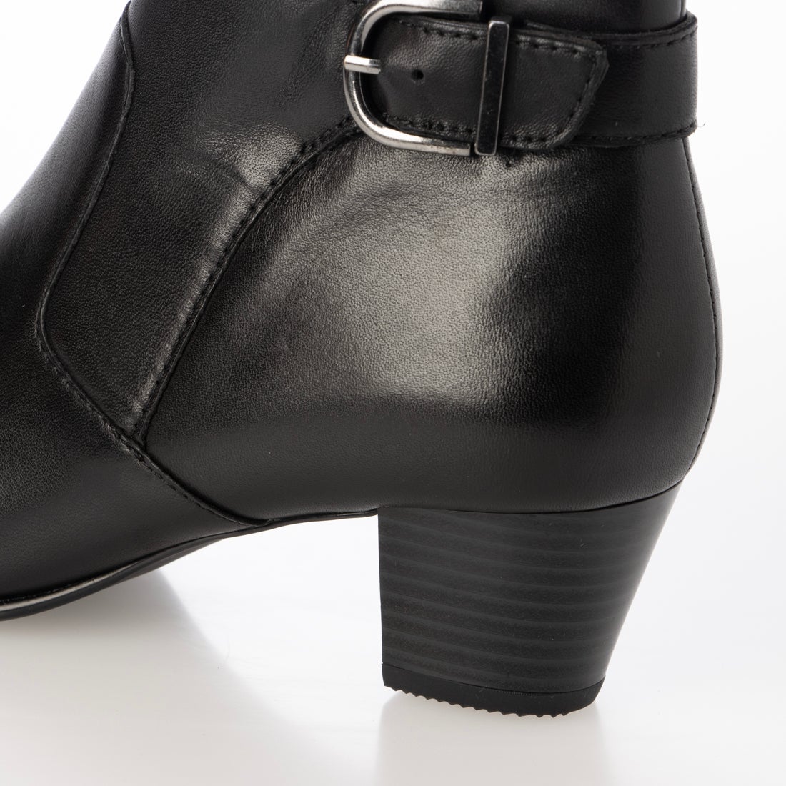 ピエディヌーディ PIEDI NUDI 本革 ベルト使い ショートブーツ （BLK