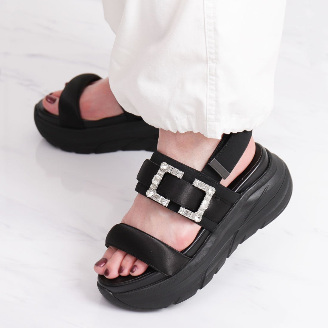 プラスダイアナ ＋diana 【軽量】ビジューバックル付き フットベット