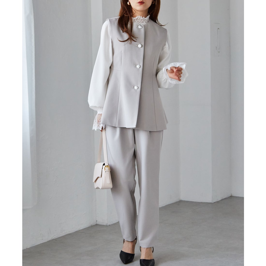 ラナン RANAN ペプラムベストセットアップ （グレージュ