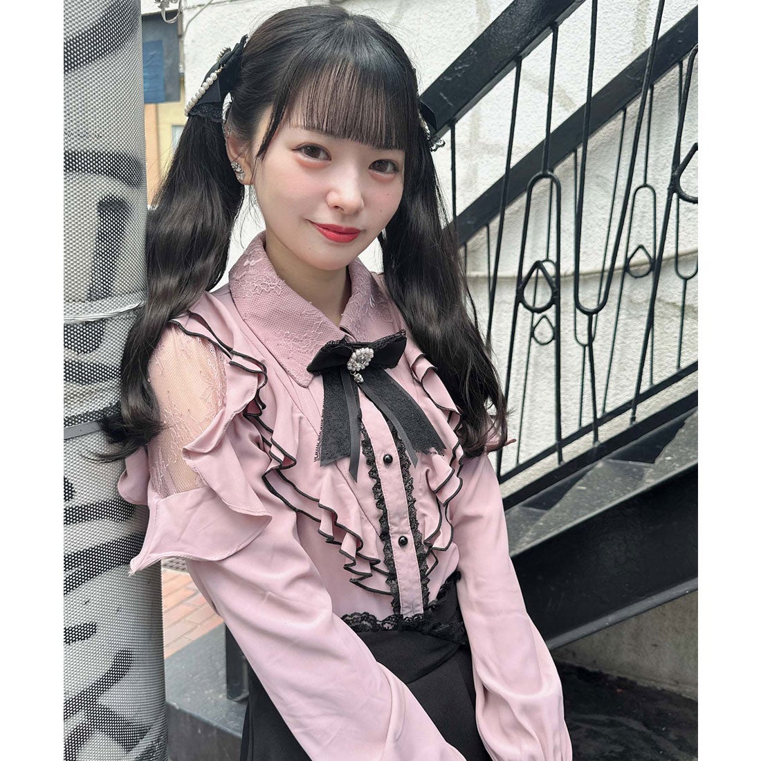 ロジータ ROJITA ダブルフリル配色長袖ブラウス （ピンク） -靴