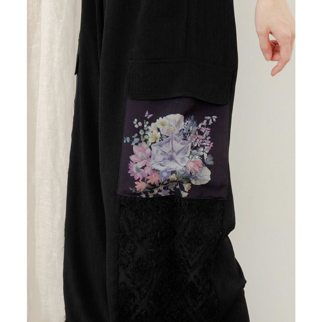 スカラー ScoLar 花蝶フリンジシフォン 異素材MIXカーゴパンツ