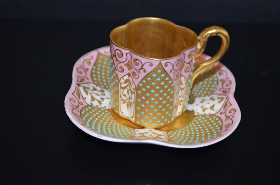 コールポート(coalport)の歴史とマークをご紹介 イギリスで気品ある