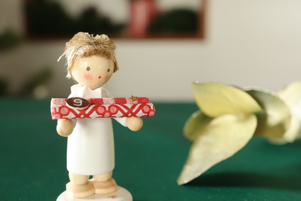 天使とランタン月 – ドイツ・ザイフェンの木のおもちゃ seiffen