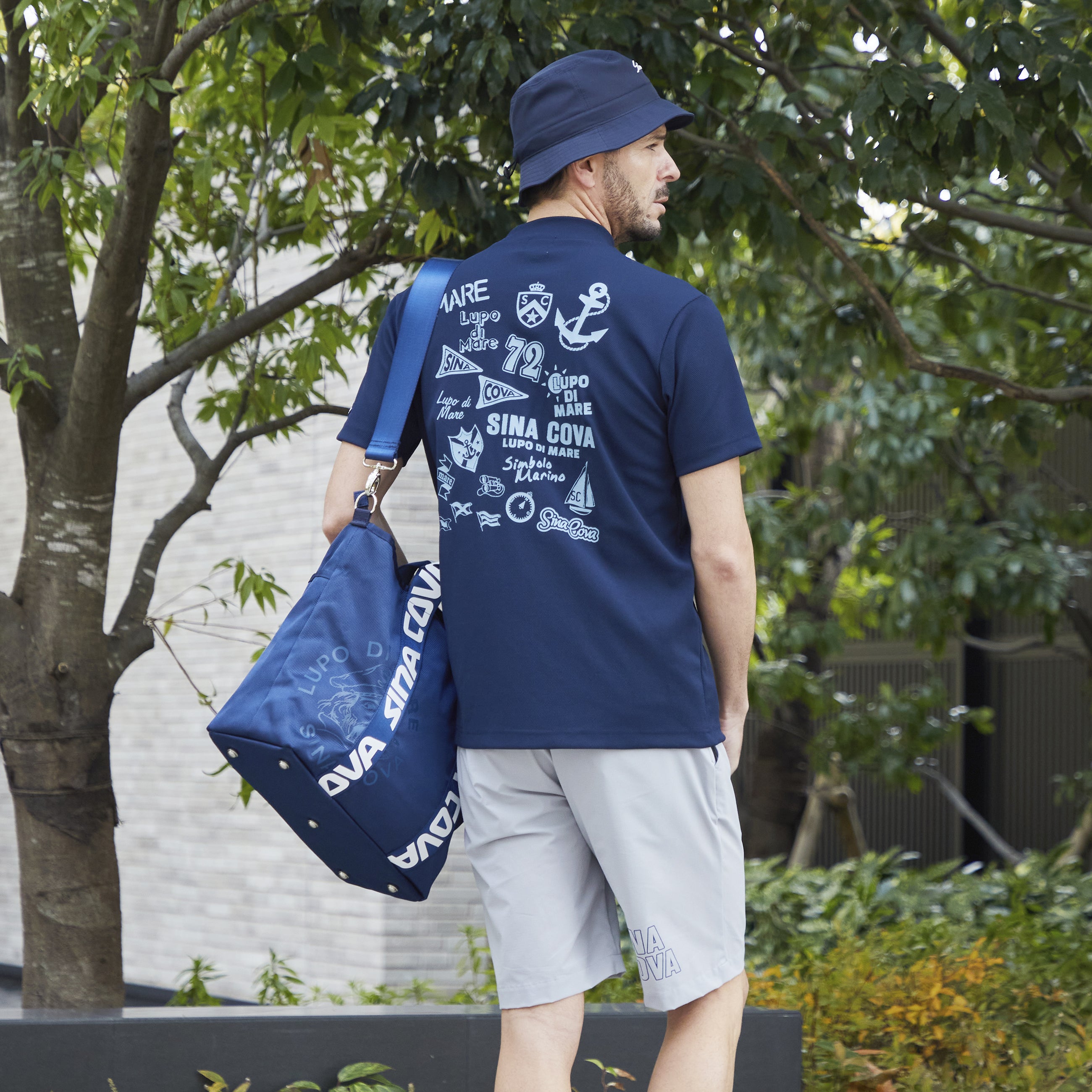 ハイネックTシャツ (バックプリント) 25150530