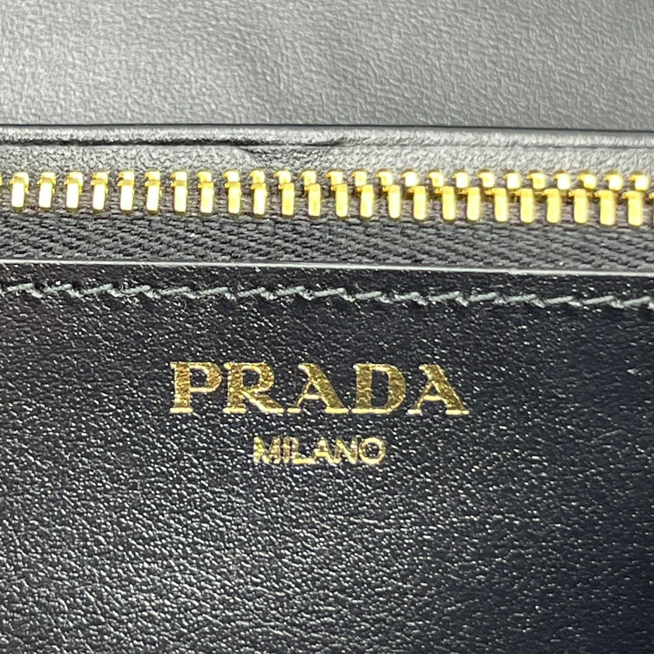 PRADA(プラダ) 2CNO VITELLO MOVE MOVE TR レザー 長財布 1MH132
