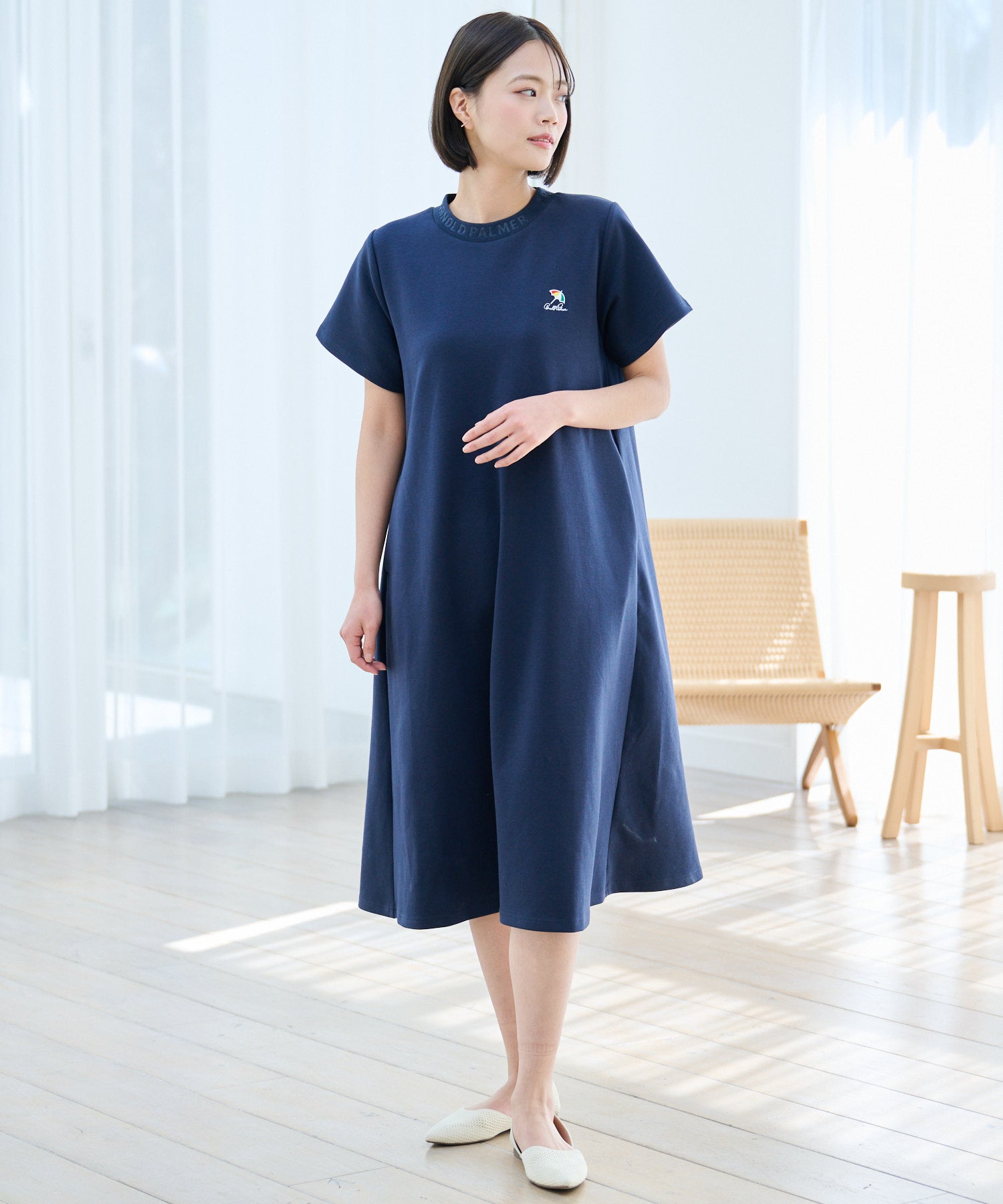 シルキーポンチ 衿ロゴ カットワンピース（ワンピース/レディース