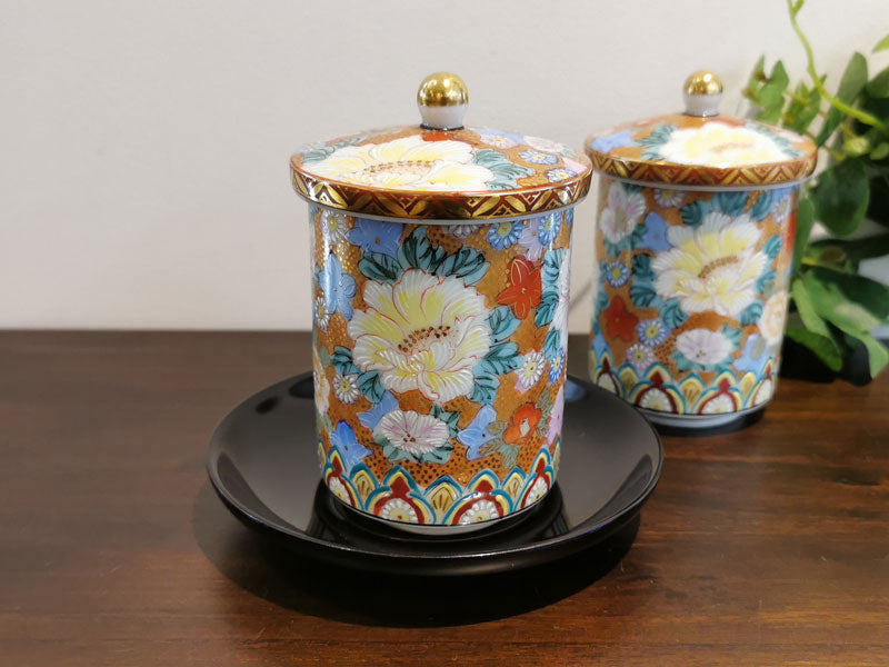 九谷焼 蓋付夫婦湯呑 本金花詰 – 漆陶舗あらき 輪島塗 九谷焼 山中塗