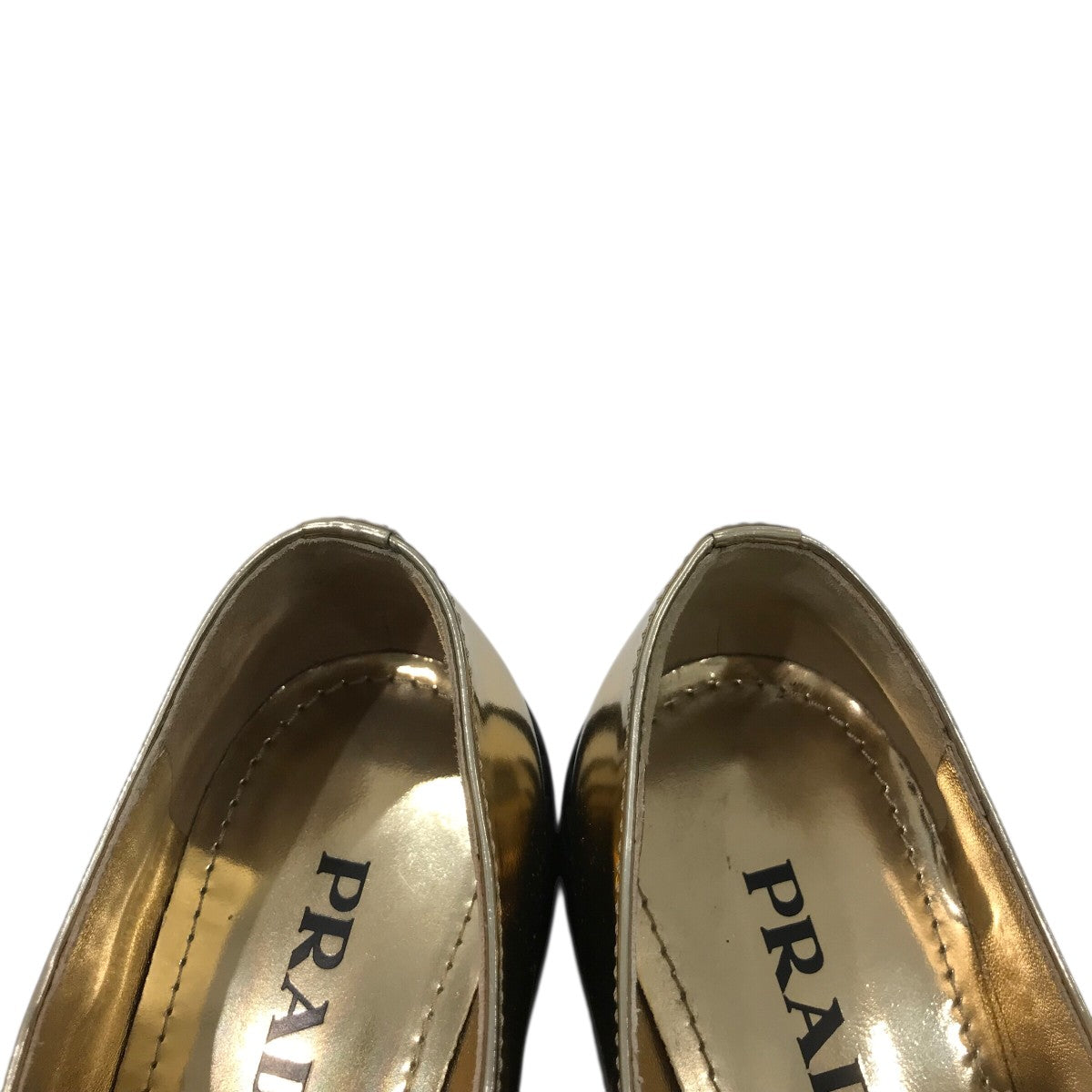 PRADA(プラダ) チョコレートブラッシュドレザーローファー ゴールド