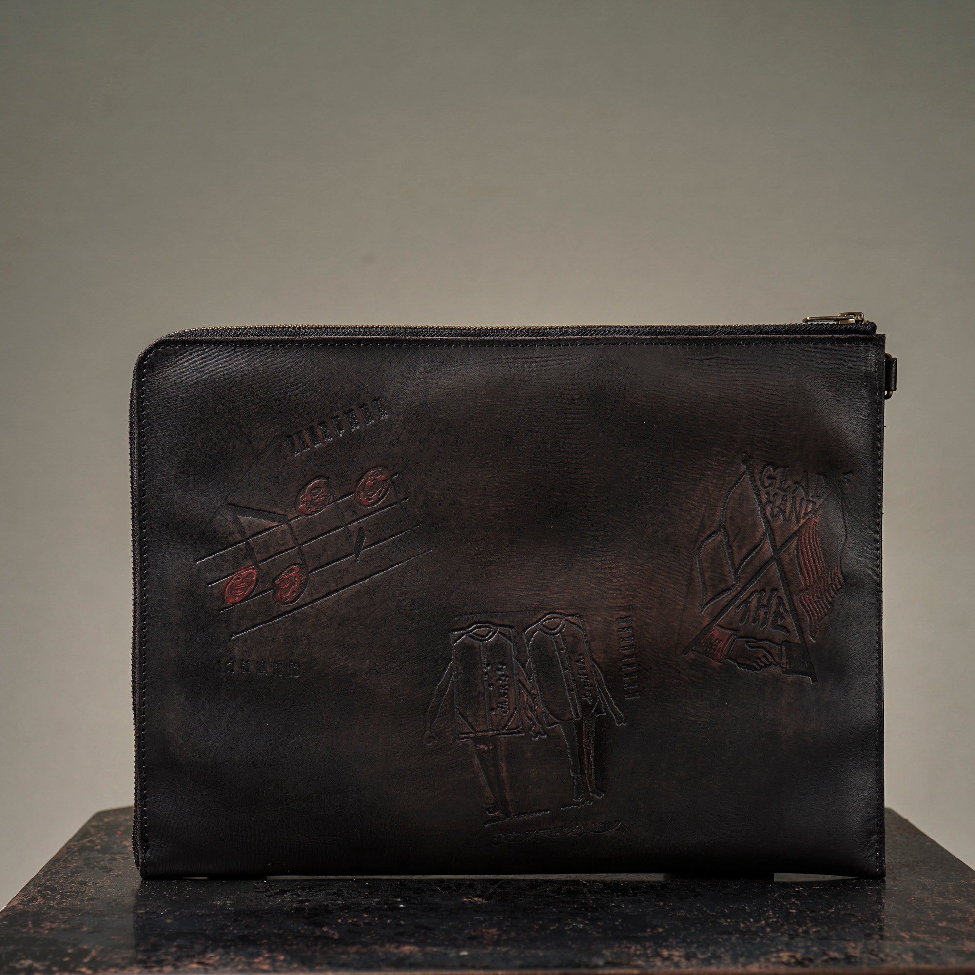 LEATHER PC SLEEVE 