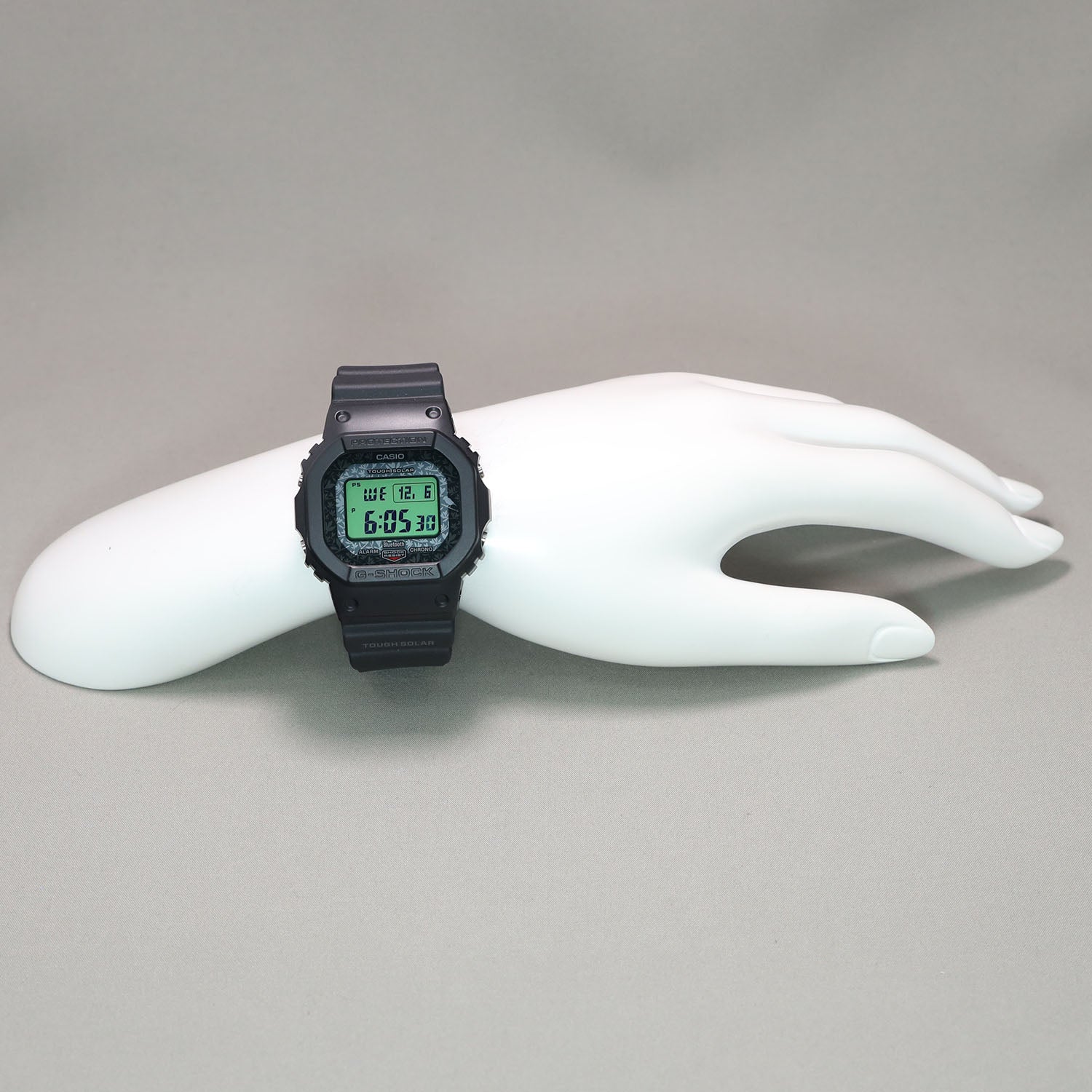 Gショック】チャールズ・ダーウィン財団コラボモデル / GW-B5600CD