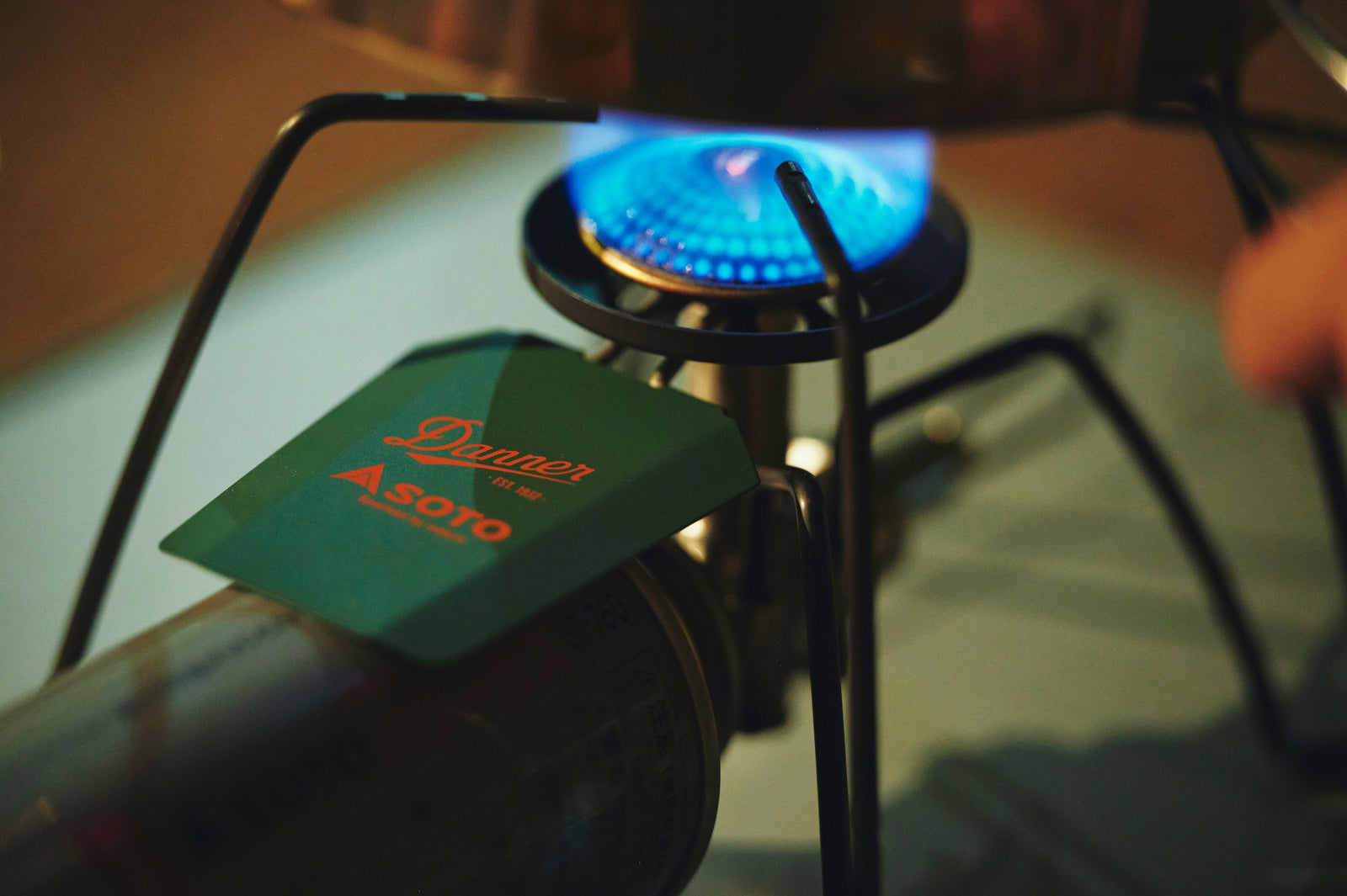 完売】Danner×SOTO レギュレーターストーブレザーケースセット – SOTO