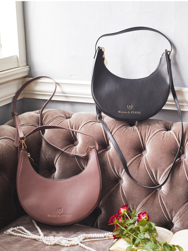 三日月型のような丸みのある「ハーフムーンショルダーバッグ