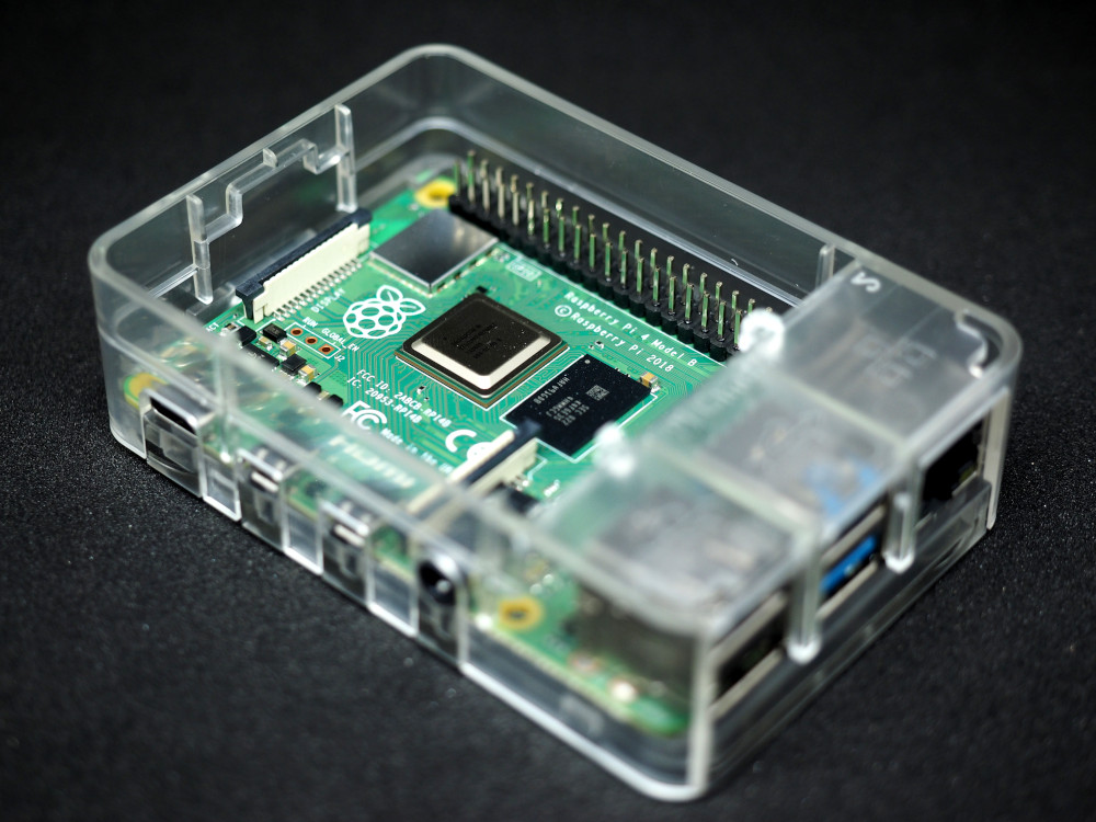 秋月電子通商の「ラズパイ4スターターキット」を買いました