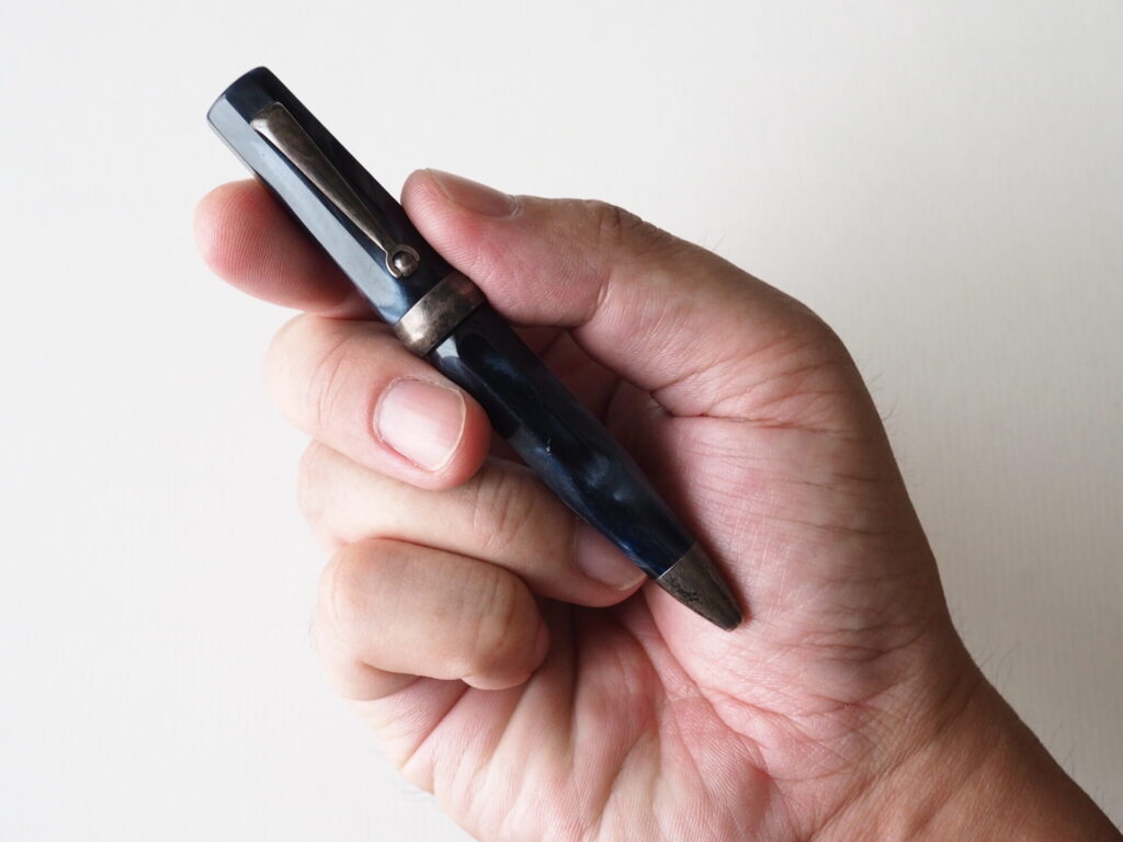 くたびれたモンテグラッパミクラの表面を磨いて修繕【モンテグラッパ