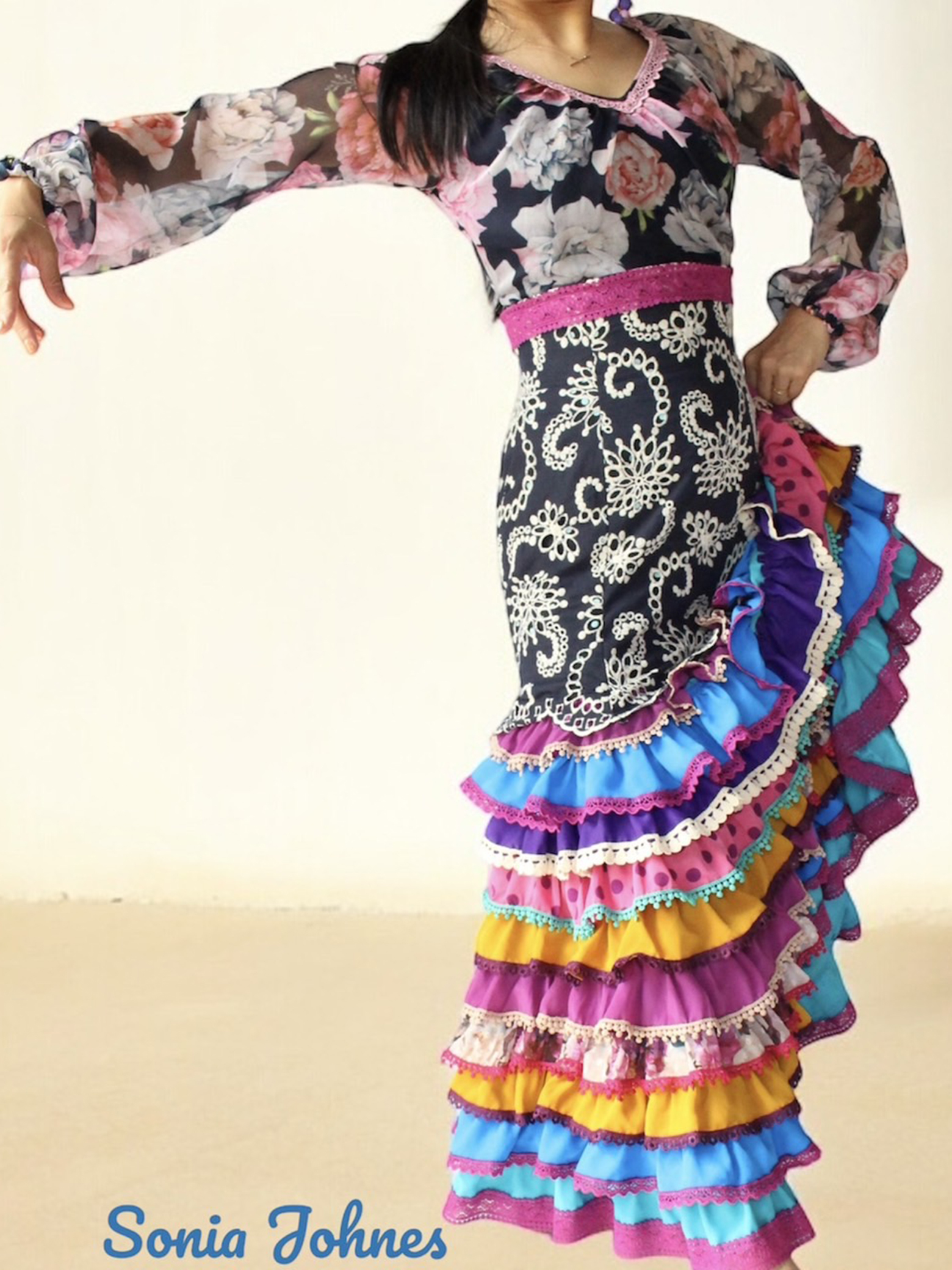 Sonia Johnes | フラメンコ衣装のソニア・ジョーンズ 公式ブランドサイト