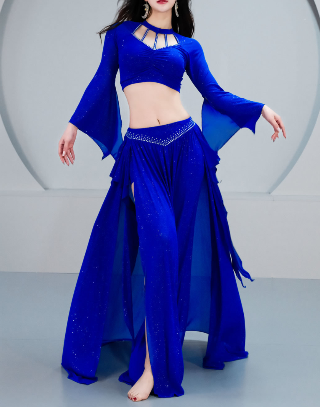 送料無料】深みブルーにビジューが煌めくセットアップ｜ベリーダンス