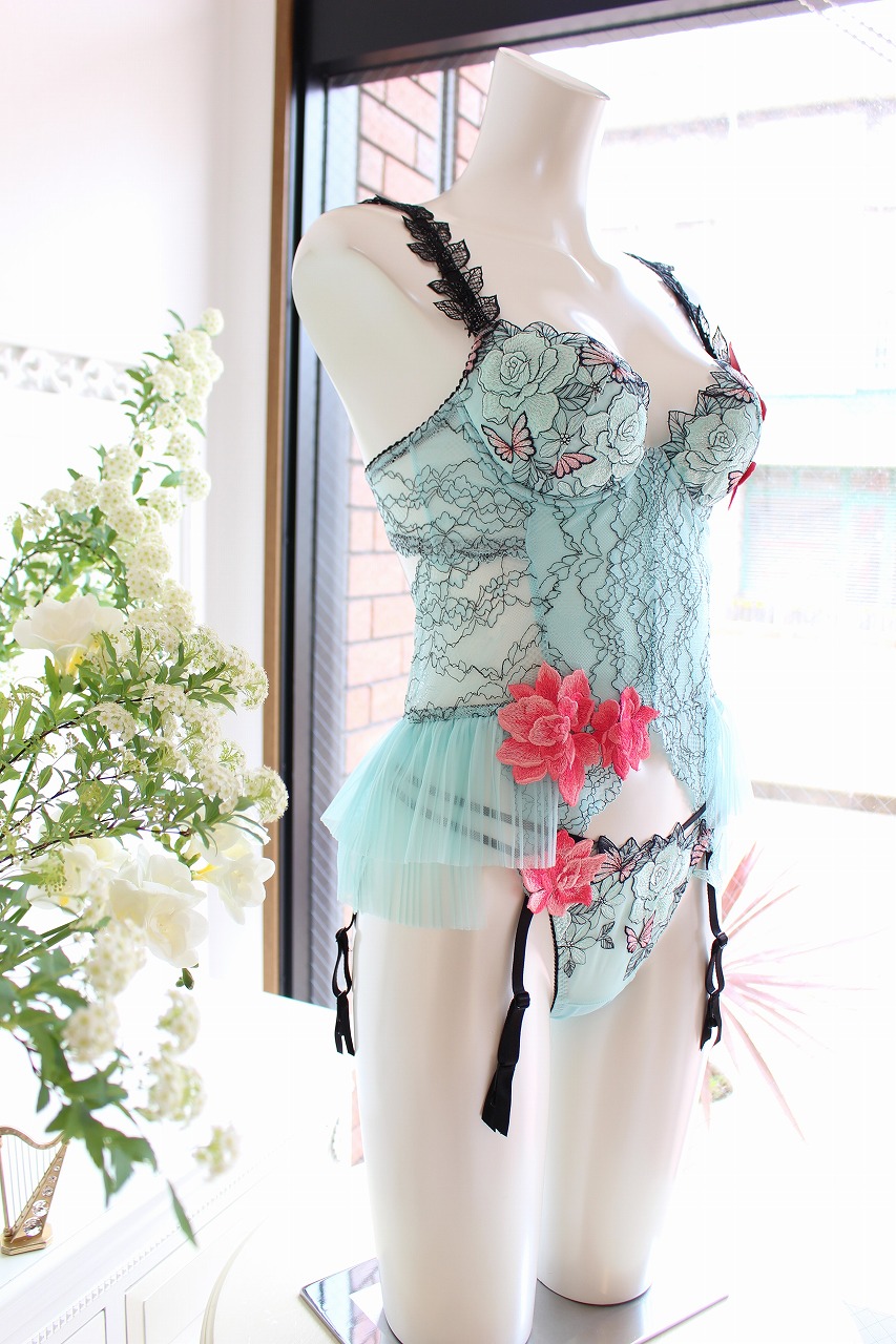 サルート40周年♡特別限定アイテム】サルート83group スリーインワン