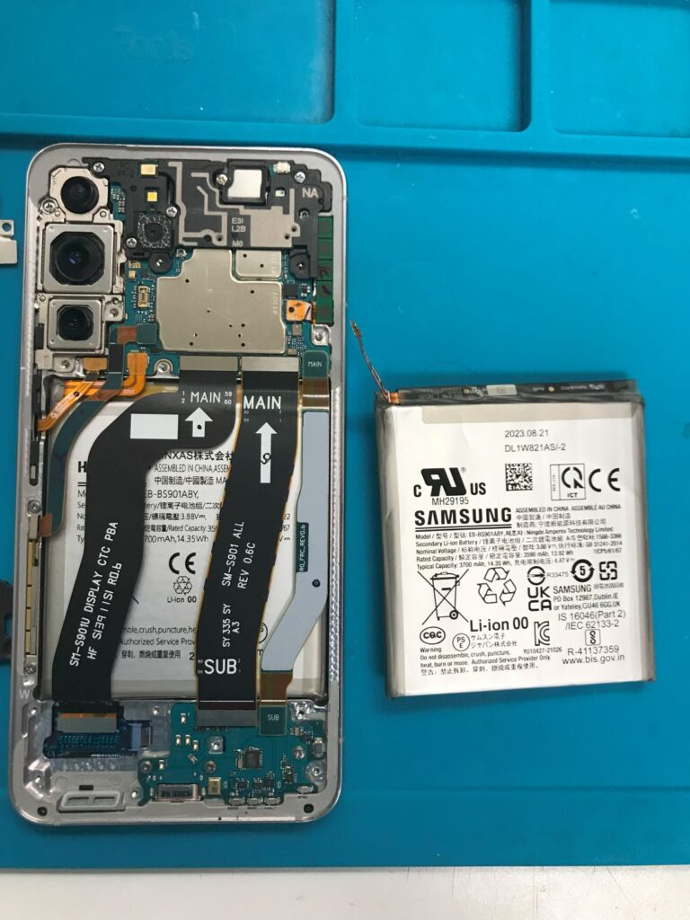 Galaxy s22 バッテリー交換】 膨張で背面が浮いてきた！ – iPhone修理