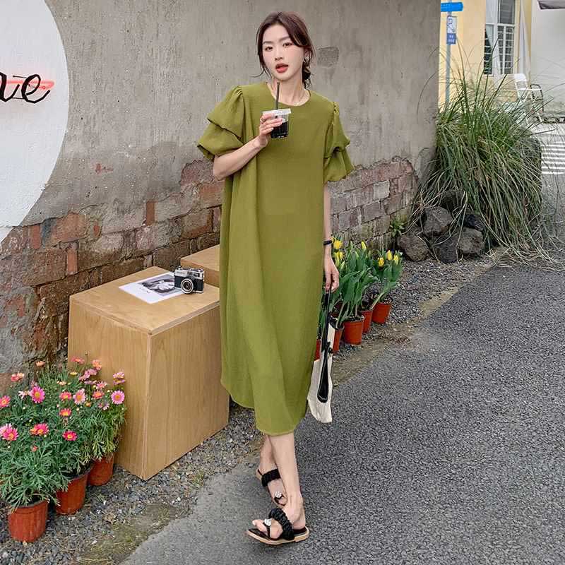 オリーブグリーンパフワンピース（緑）春/夏 ボリューム袖がかわいい