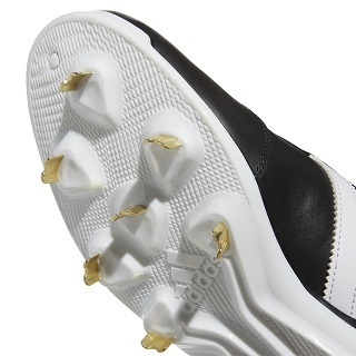 V9時代が蘇る！ 巨人がアディダス製の復刻版スパイクを発売 | SPICE