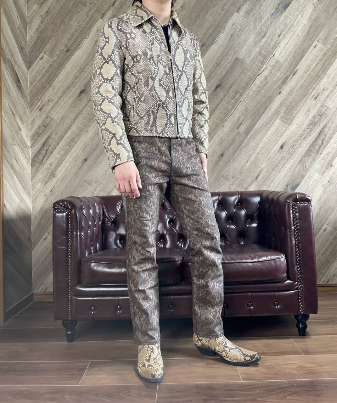 パイソンレザージャケットが作れる！アンサーライディングスーツでフル