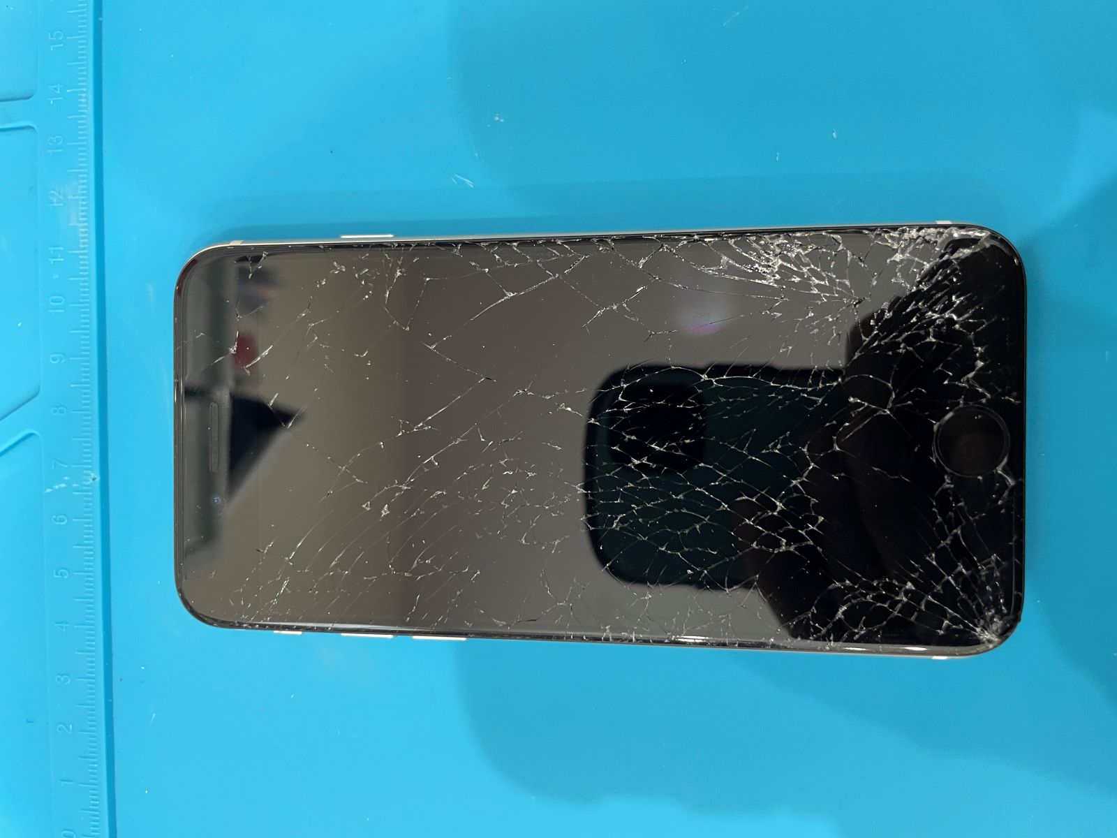 iPhoneSE3画面交換修理の価格と所要時間 | iPhone修理ダイワンテレコム