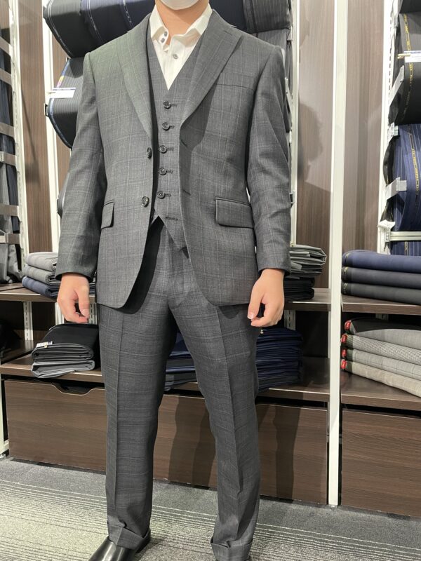 グレーチェックのスリーピーススーツ-アクタ西宮店スーツコレクション