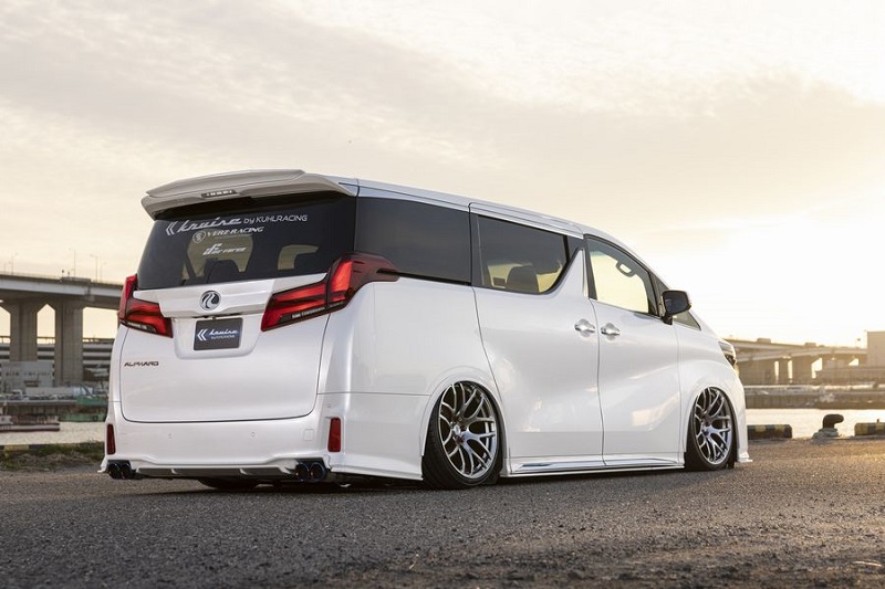 出荷】30系 アルファード後期 リアガーニッシュ ｜ KUHL(クール)