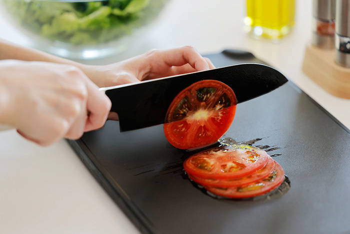 公式】クロの包丁｜remy