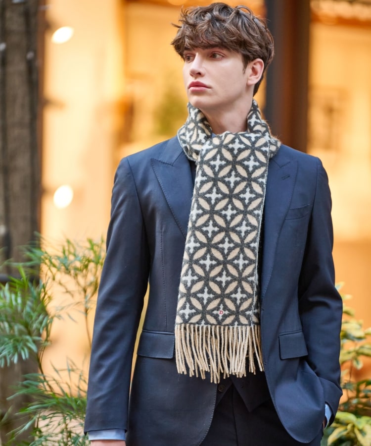 オーバーラップサークル カシミヤ100%マフラー（ストール・マフラー