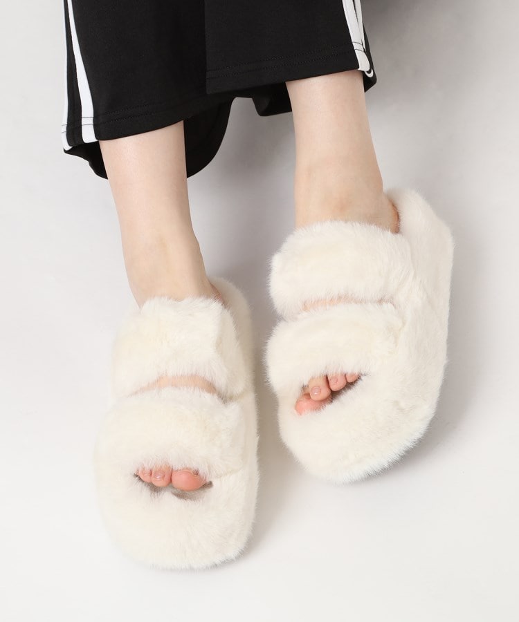 厚底ふわふわファーサンダル（サンダル・ミュール） | csT&P