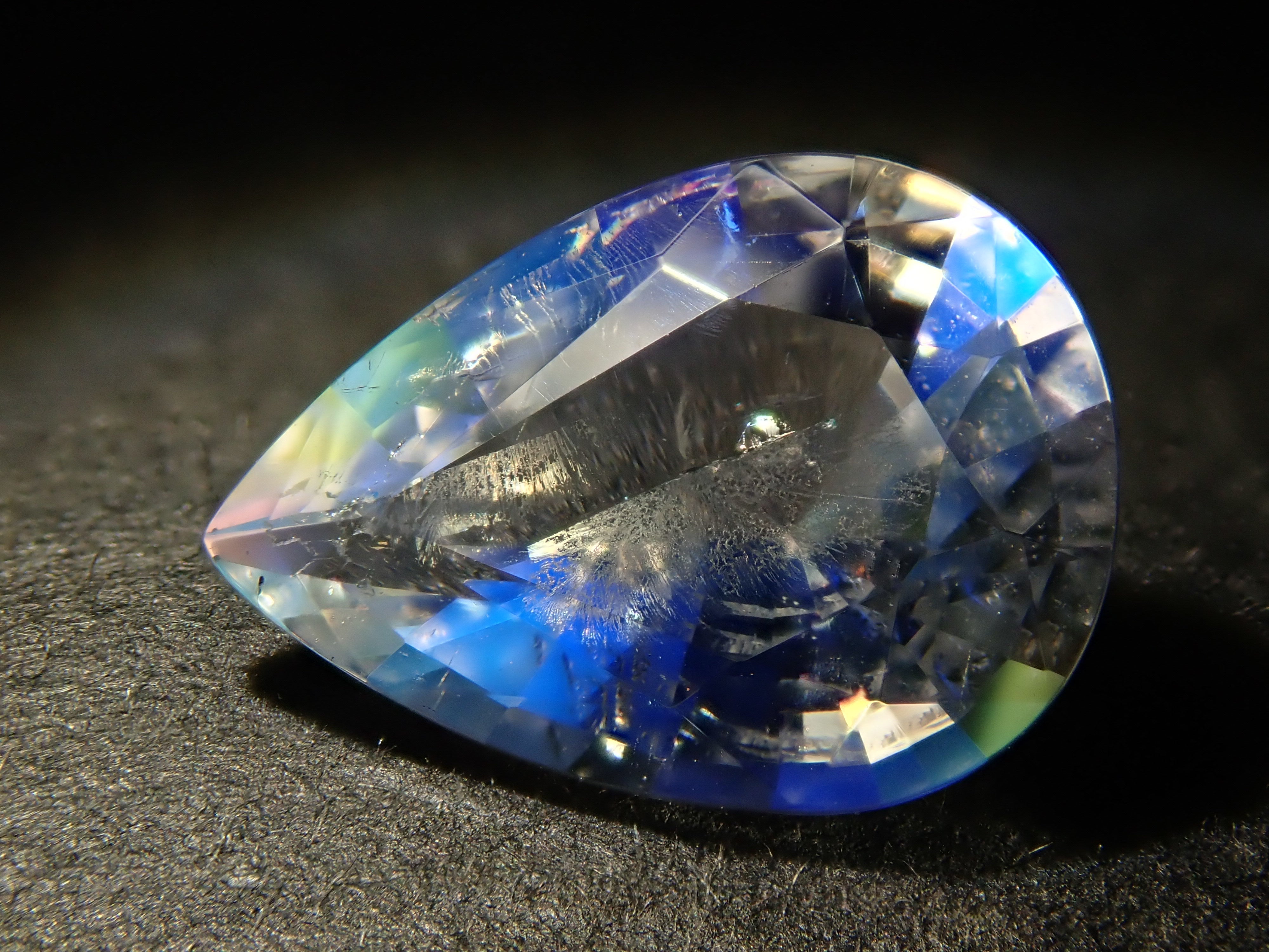 アンデシン・ラブラドライト（通称名 レインボームーンストーン