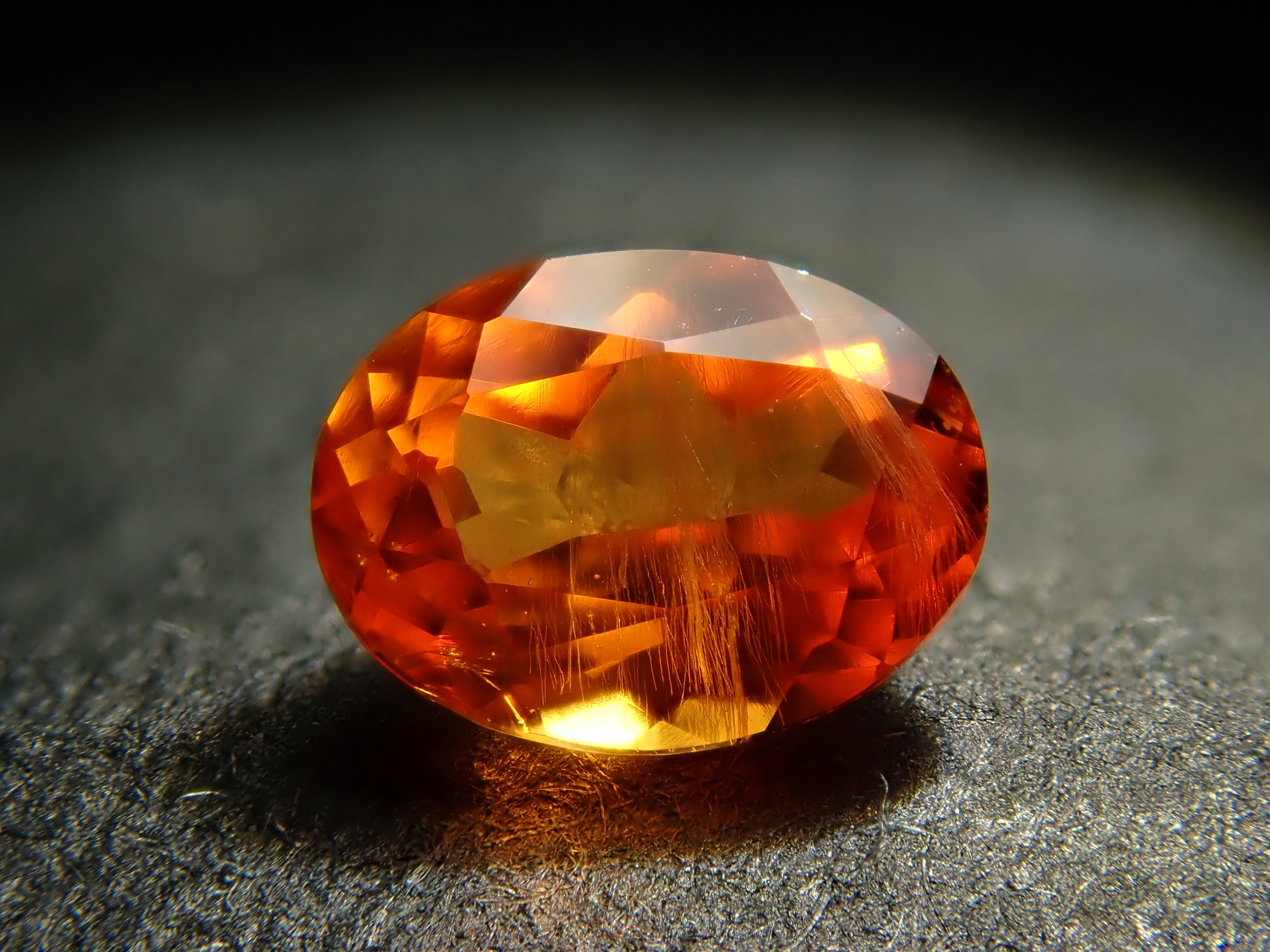 マンダリンガーネット 0.359ctルース