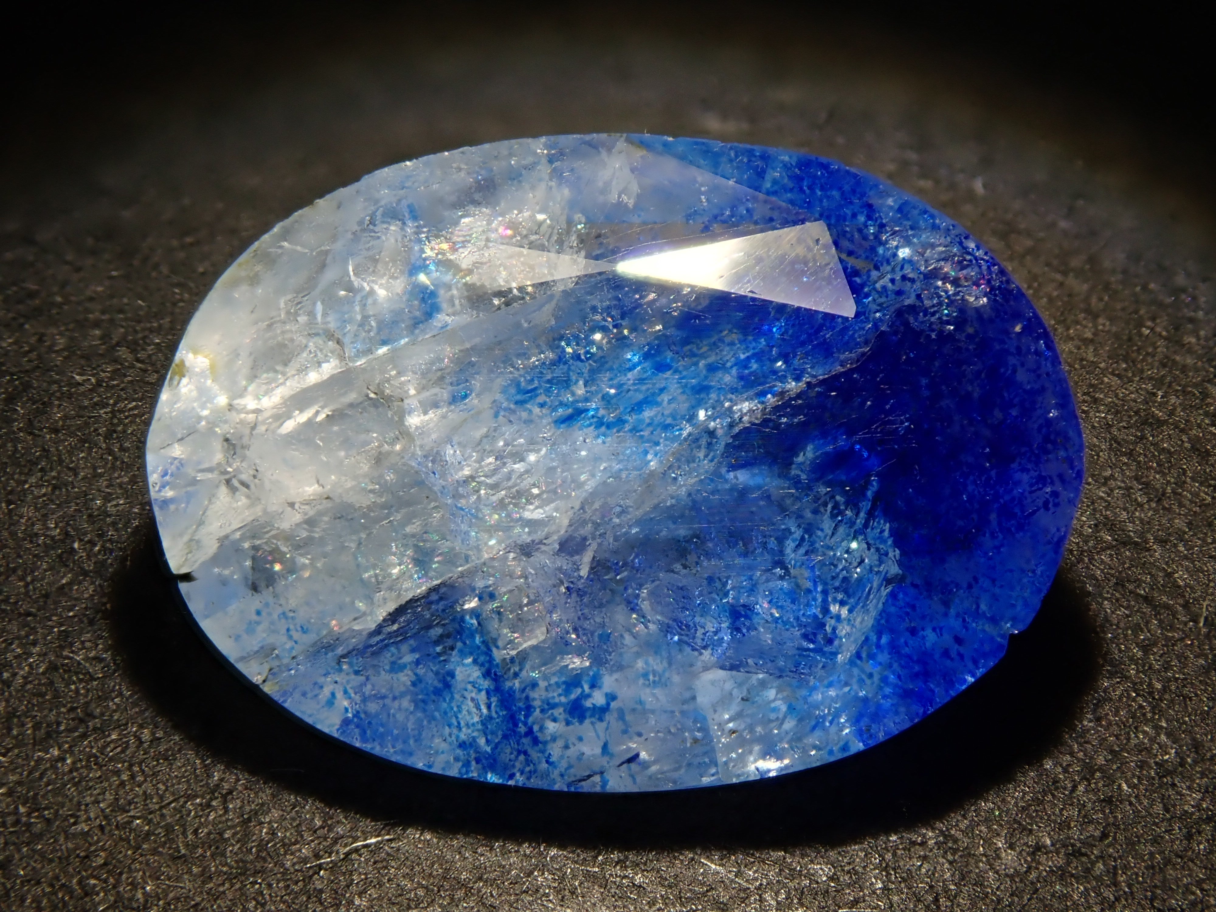 アフガニスタン産ラズライトインソーダライト 2.387ctルース