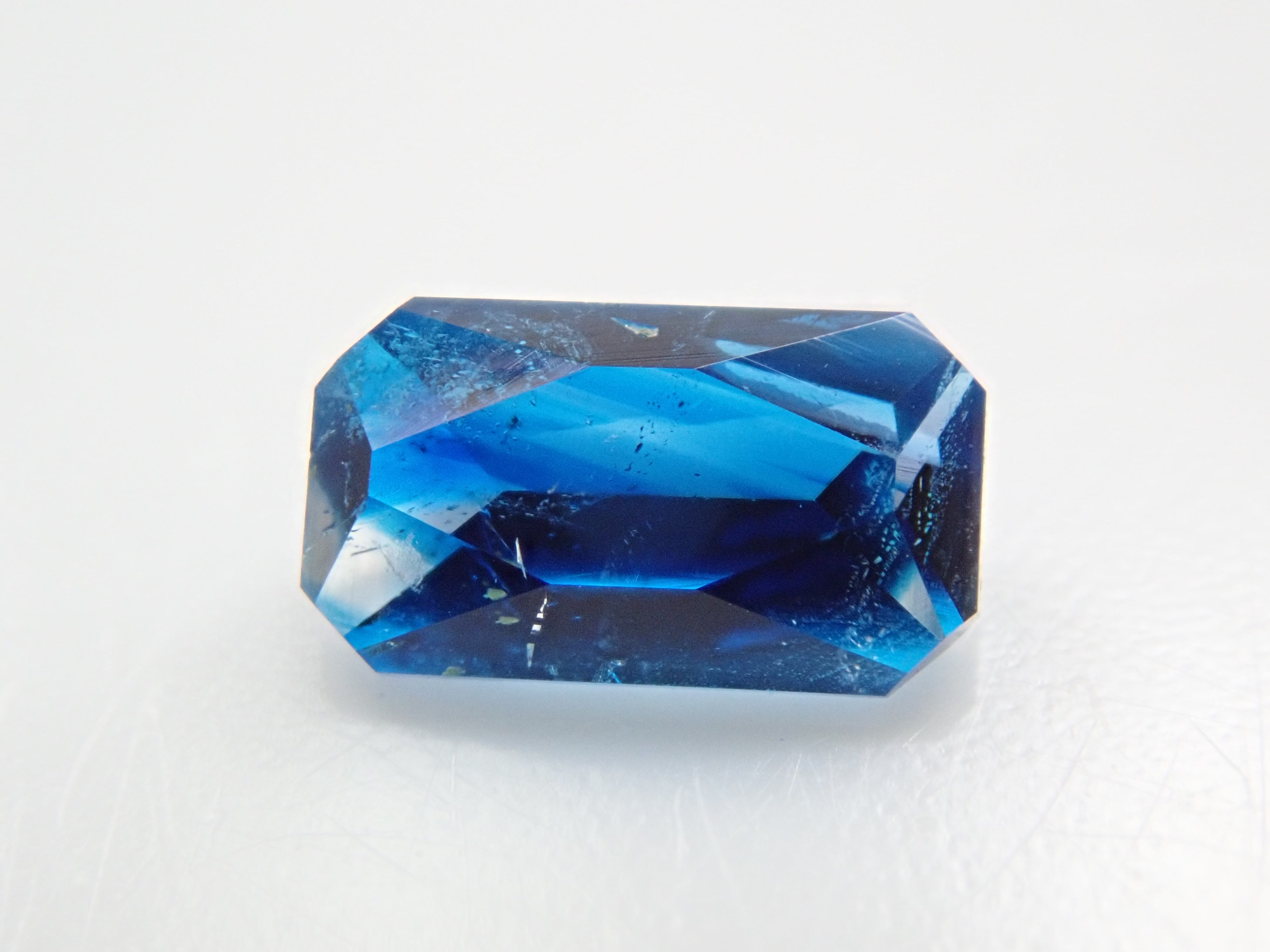 1/23 22時販売】ジンバブエ産バイカラーユークレース 0.197ctルース