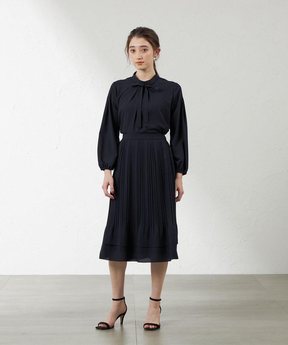 ソフトストレッチジョーゼットボウタイブラウス(トップス)｜AMACA