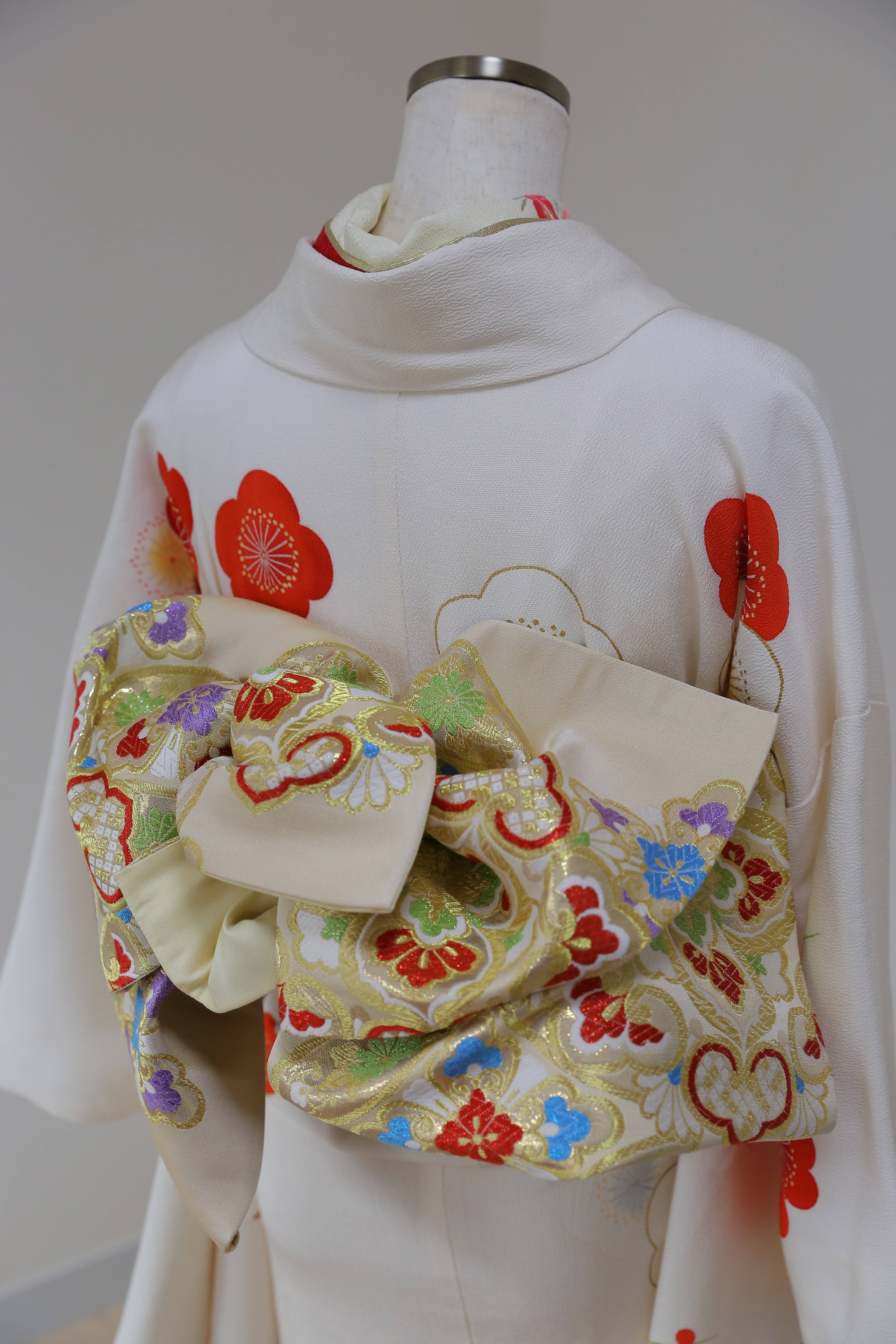 白地 手描き梅柄 正絹振袖【227】 – SAKURA TOKYO