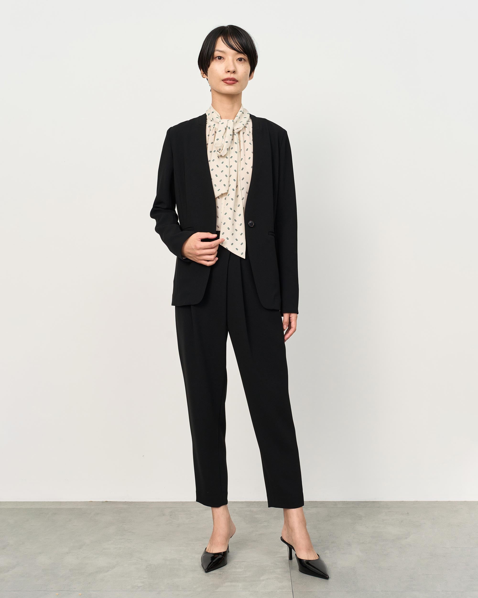 ノーカラージャケット - SOÉJU online store｜上質な大人の女性のため