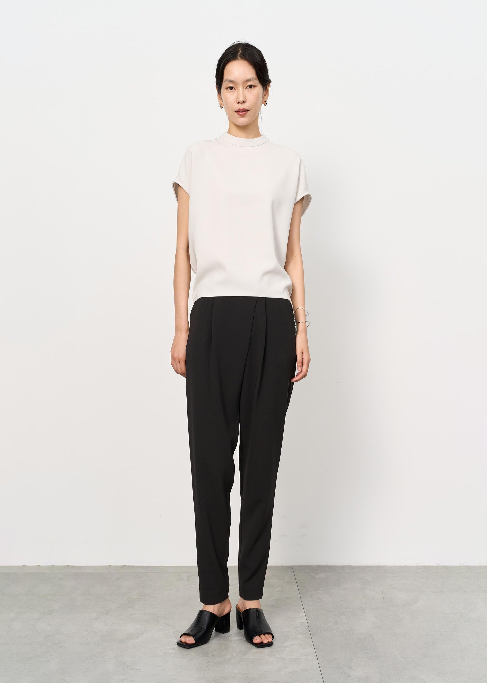 タックパンツ TALL丈 - SOÉJU online store｜上質な大人の女性のための