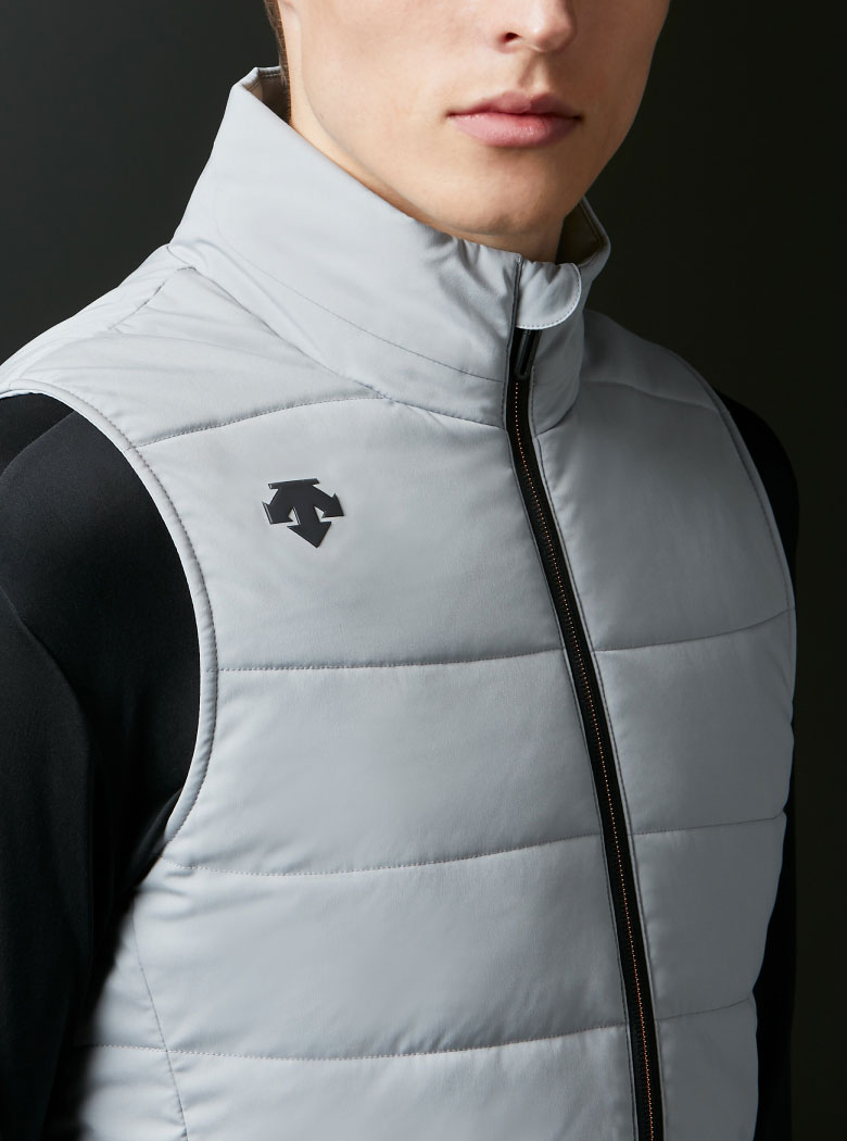 モバイルサーモ 中わたベスト | デサントゴルフ公式