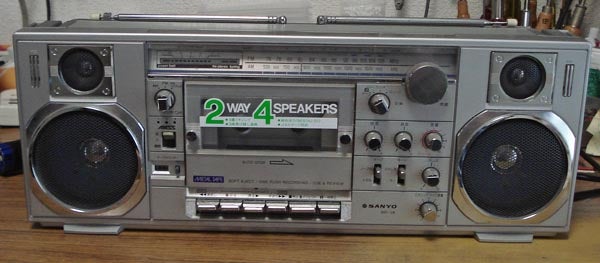 サンヨーのラジカセ：MR-V8 | じんけいの修理日記