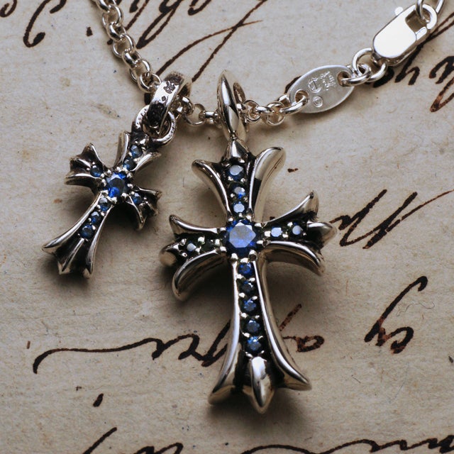 タイニーCHクロスFATチャームw/パヴェサファイア | Silver&Leather